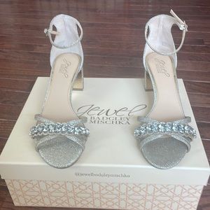 Jewel by Badgley Mischka size 7 shoe